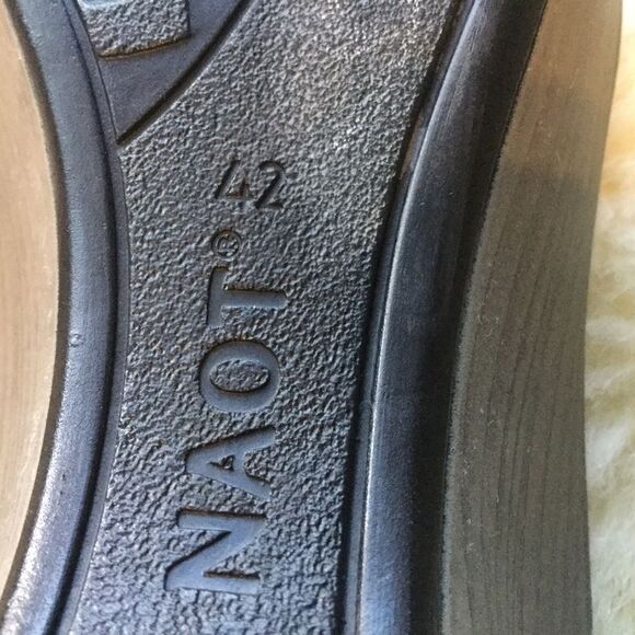 Naot Pinotage Slide Sandal 42/11 Metallic Leather - Picture 8 of 8